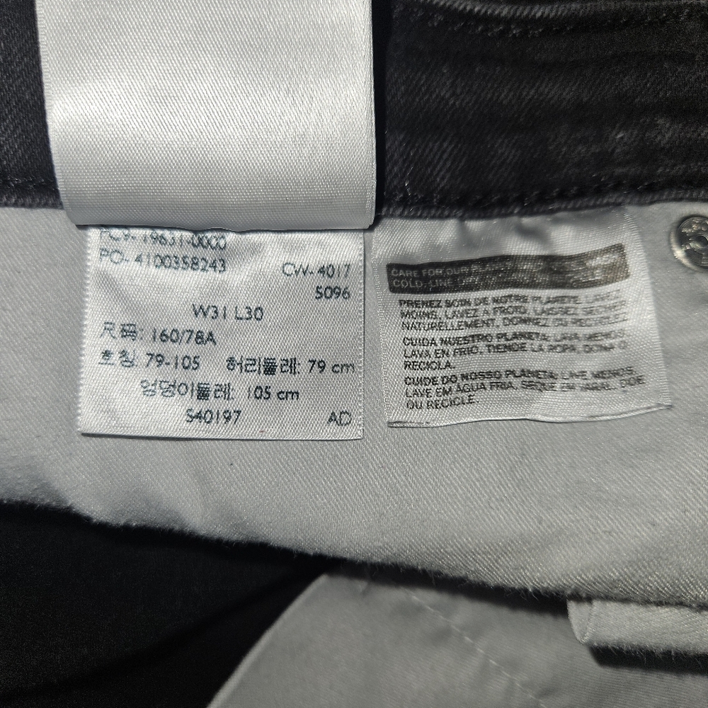 Levi's 314 Shaping Straight Leg Faded Black Denim Jeans Women's Size 31 - Picture 11 of 12